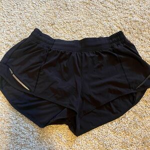 Lululemon hotty hot low-rise lined short